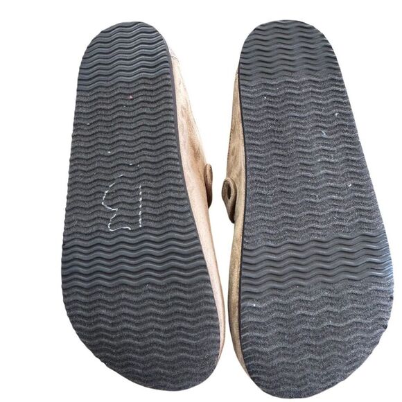 White Mountain Kids Suede Clogs Tan with Adjustable Buckle Size 3 - Picture 11 of 11